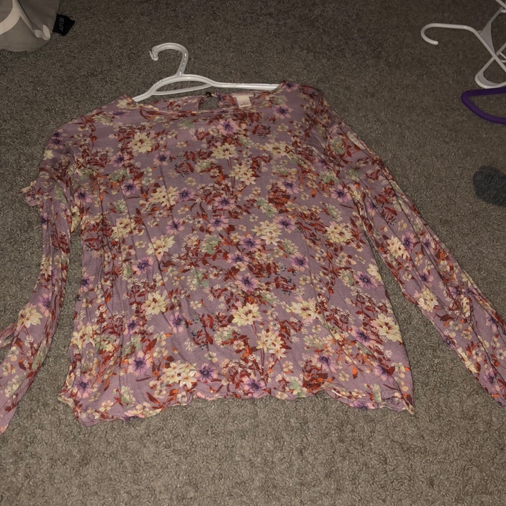 Long sleeve floral top